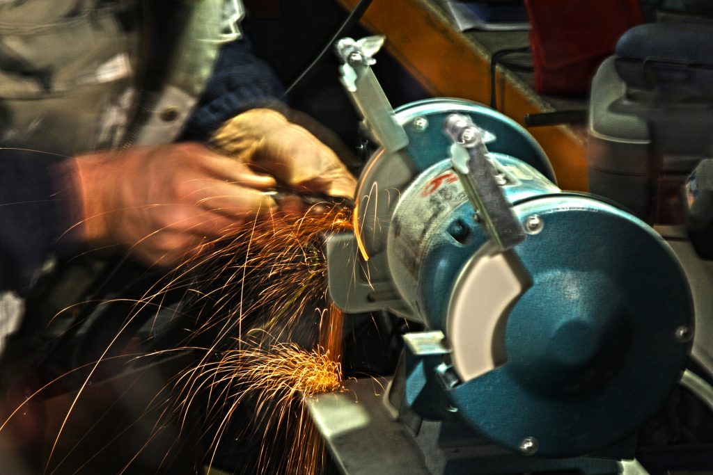 heavy-duty office desk chairs sharp tools